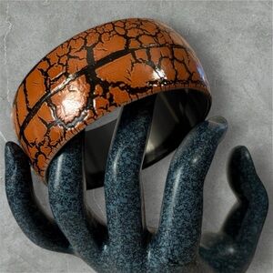 NWT Caramel Brown Crackle Leather-Look Acrylic Bangle